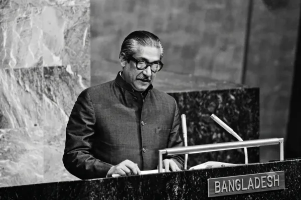 ২৫ সেপ্টেম্বর ১৯৭৪ জাতিসংঘে ভাষণ দিচ্ছেন বঙ্গবন্ধু শেখ মুজিবুর রহমান।